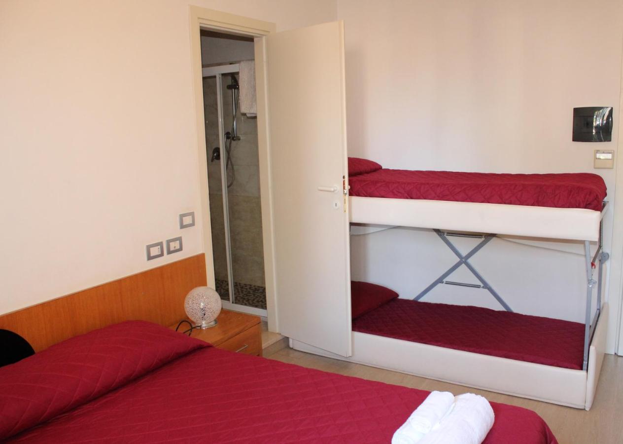 Hotel Morolli Rimini Bagian luar foto