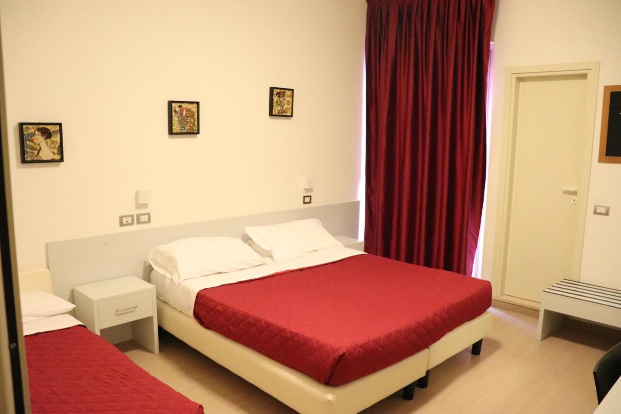 Hotel Morolli Rimini Bagian luar foto