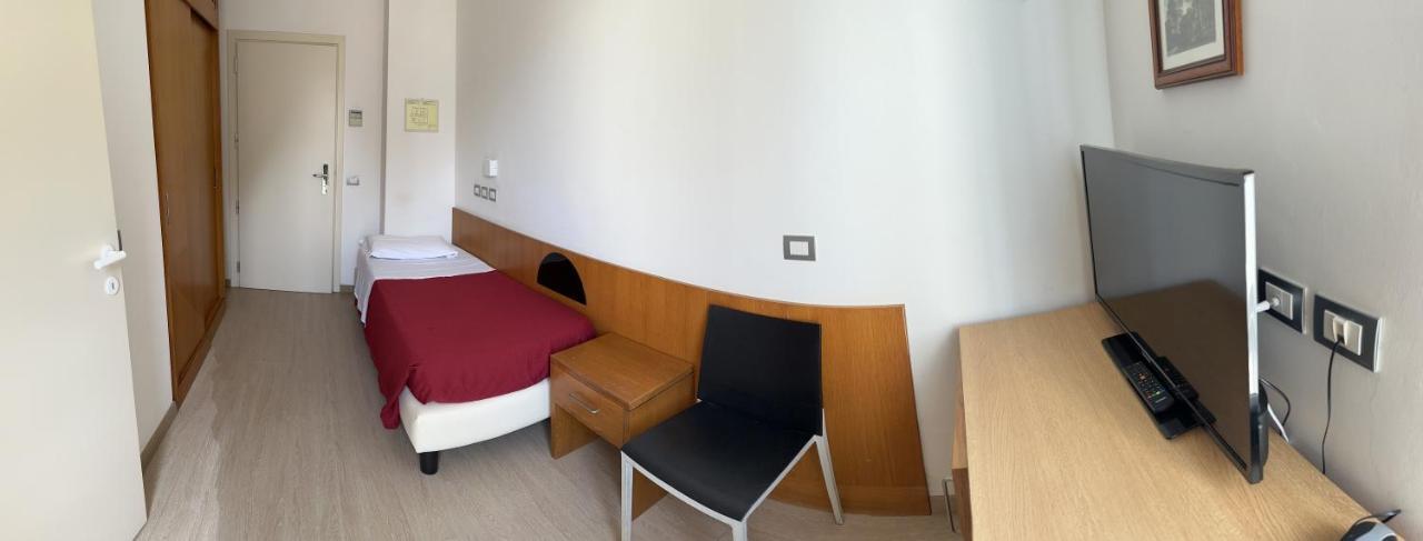 Hotel Morolli Rimini Bagian luar foto