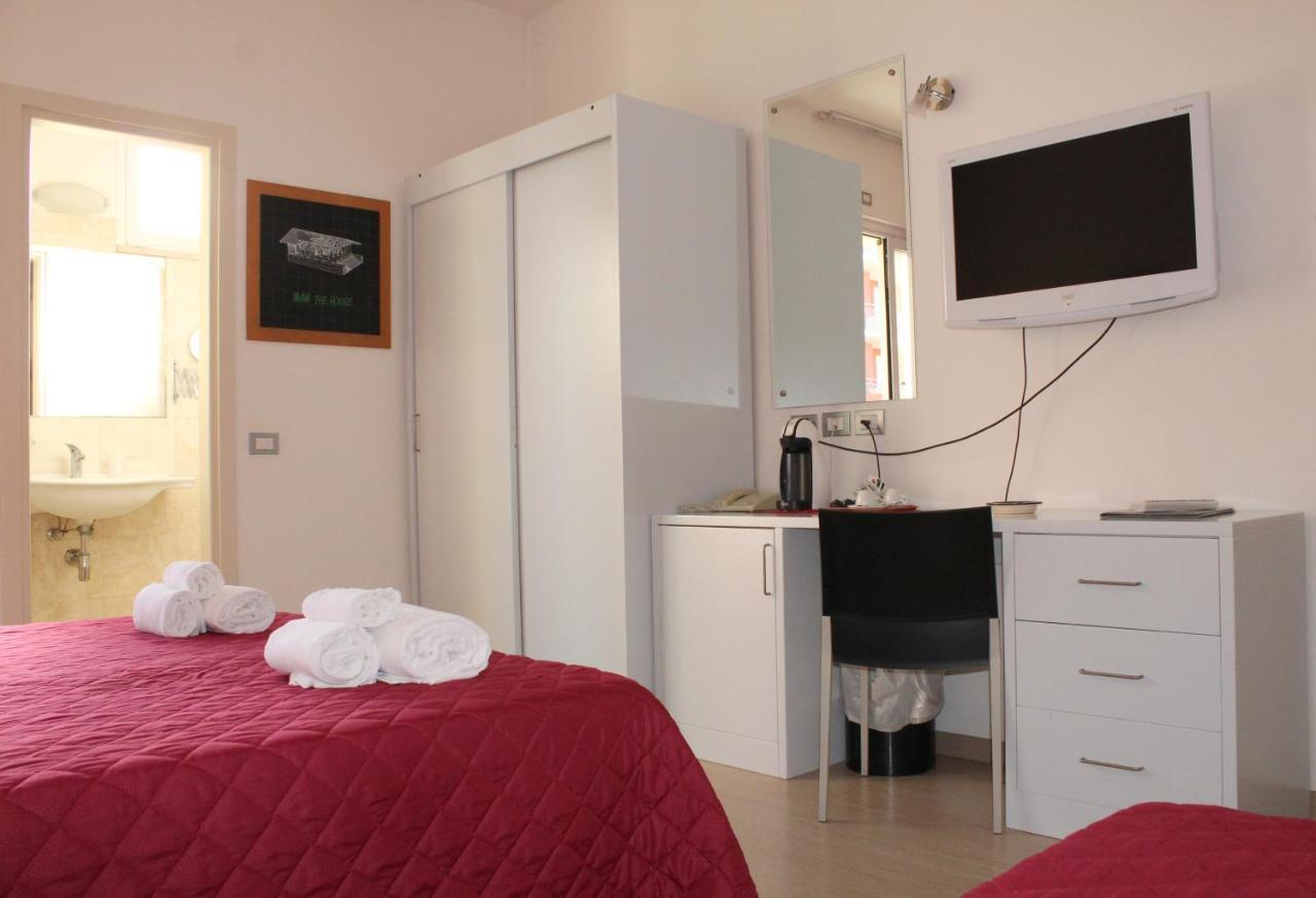 Hotel Morolli Rimini Bagian luar foto