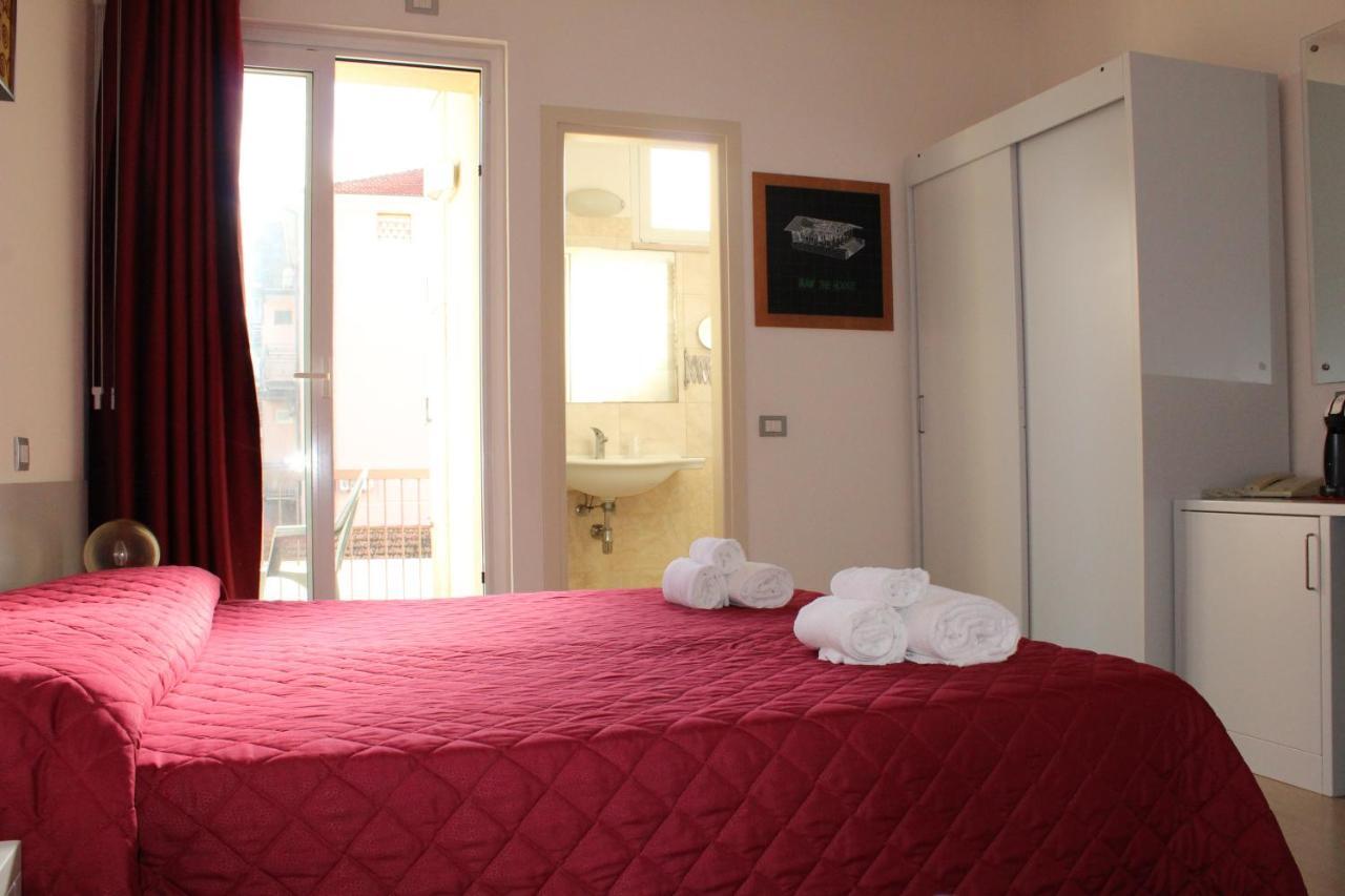 Hotel Morolli Rimini Bagian luar foto