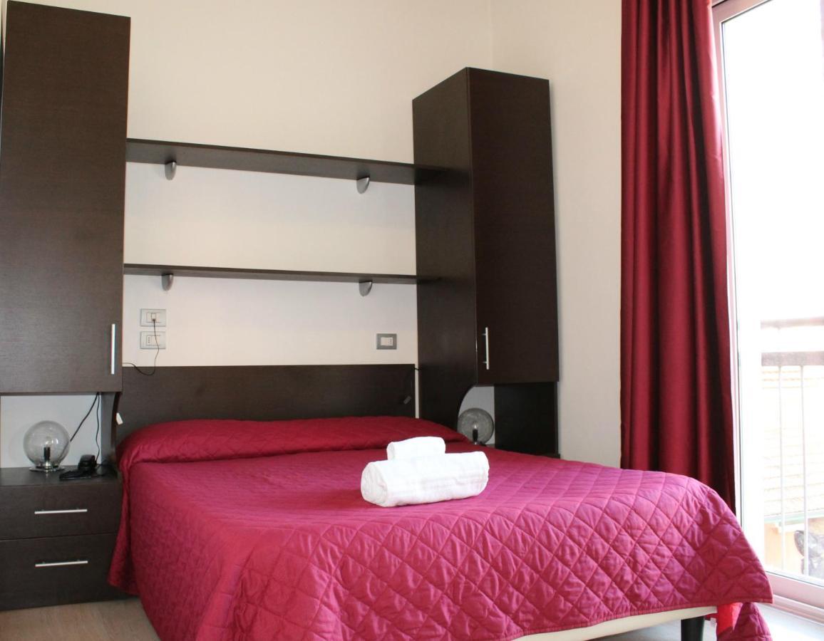 Hotel Morolli Rimini Bagian luar foto